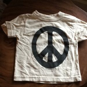 Organic cotton peace sign shirt